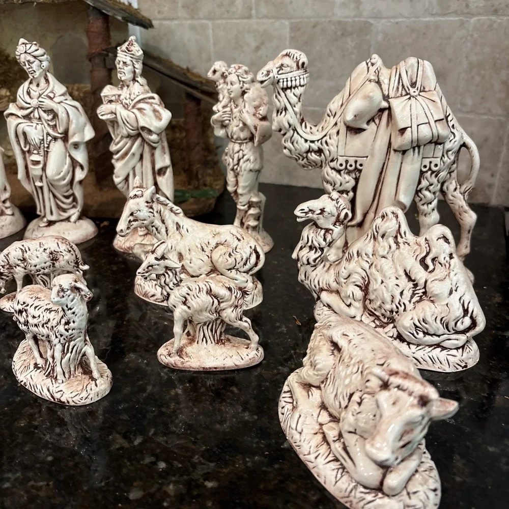 Vintage Atlantic Mold Nativity Set 17 Piece Ceramic Figures w/ Stable Christmas